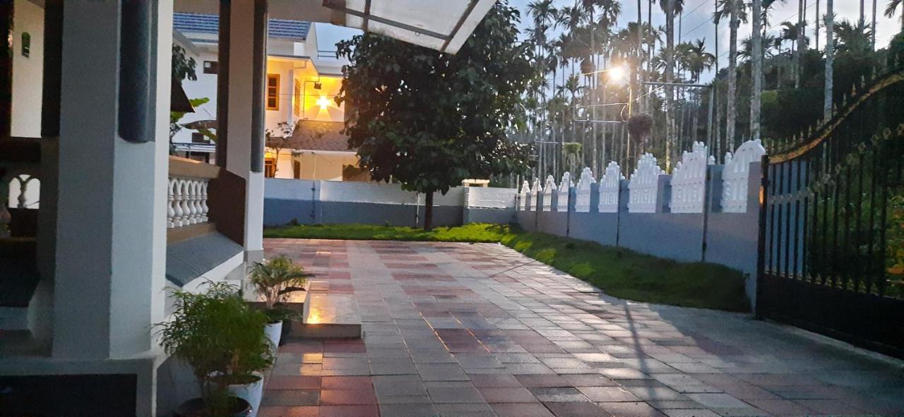 Appartamento Nest Mdy Mananthavady Esterno foto